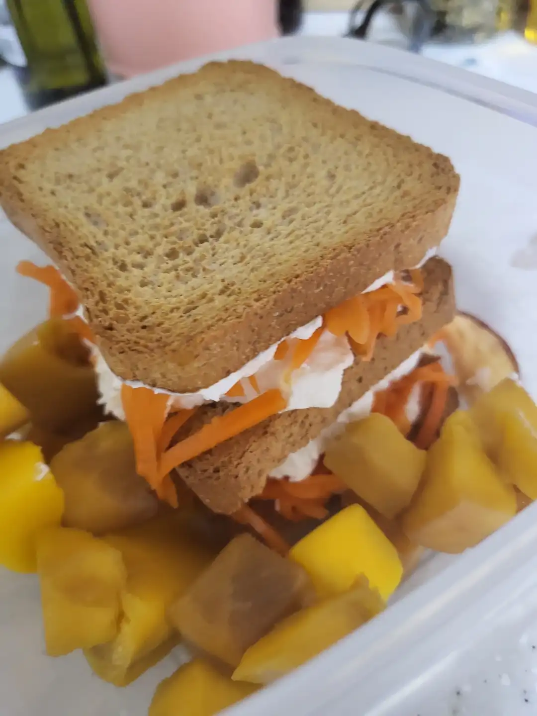 미주라_요거트_당근라페_샌드위치