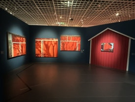 건축물과 빛의 대비가 담긴 초기작 사진