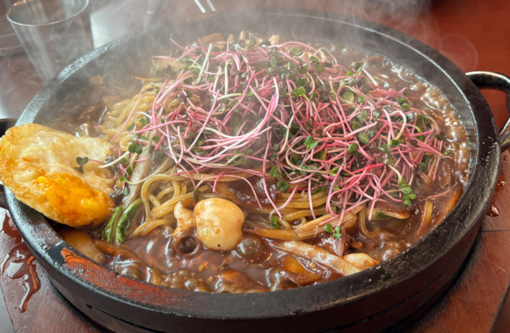 취란 돌판짜장