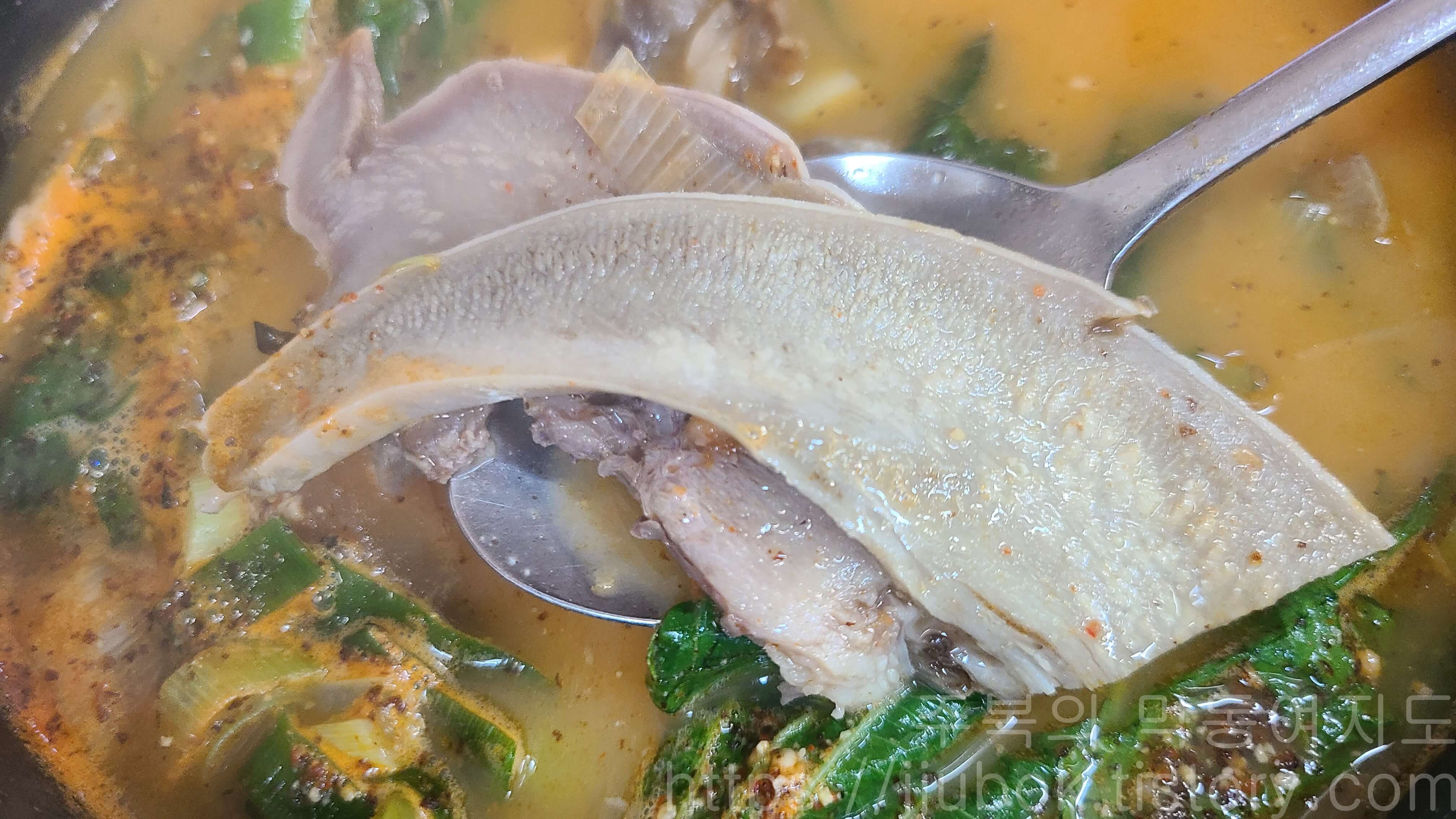 순대일번지-순대국-고기-토핑