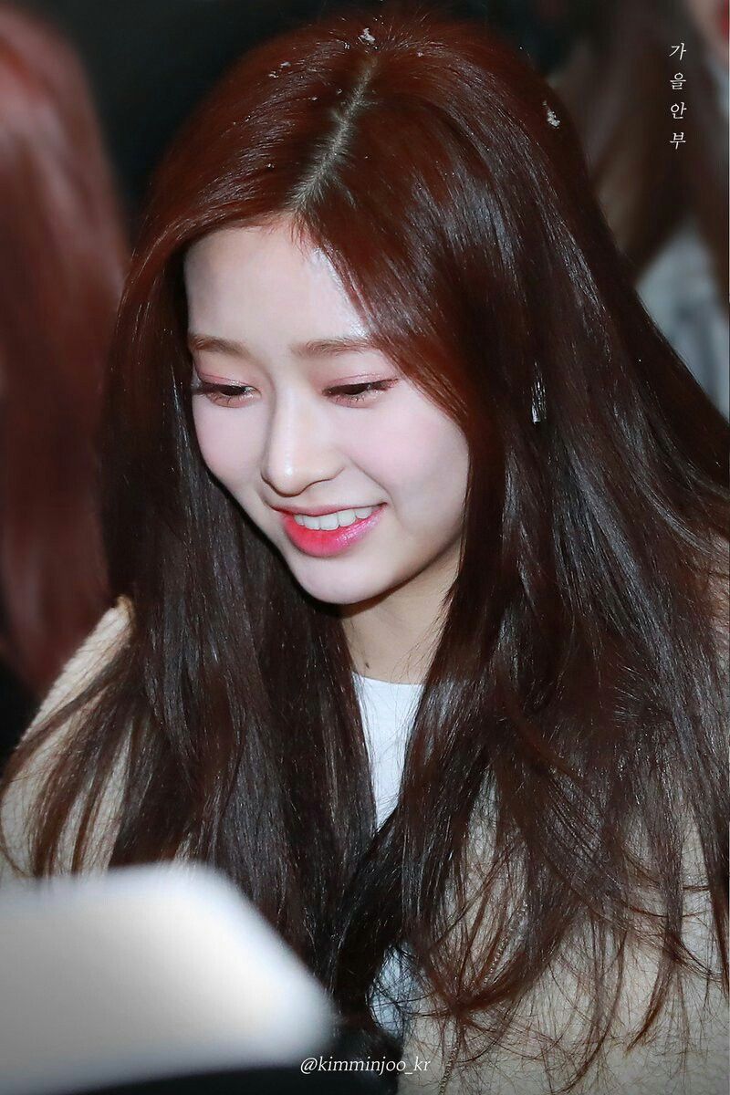 아이즈원 김민주 최애사진