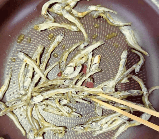 멸치볶음 딱딱하지 않게 맛있게 만드는 법 알아보기