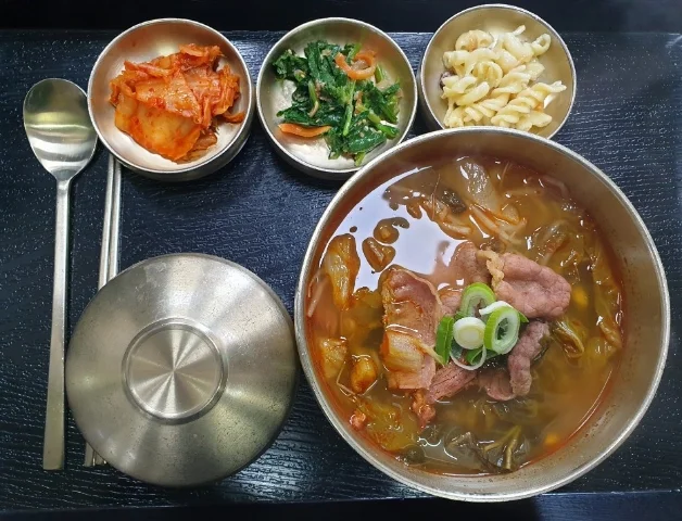 경부고속도로 하행 휴게소 맛집-서울만남의광장-소고기국밥