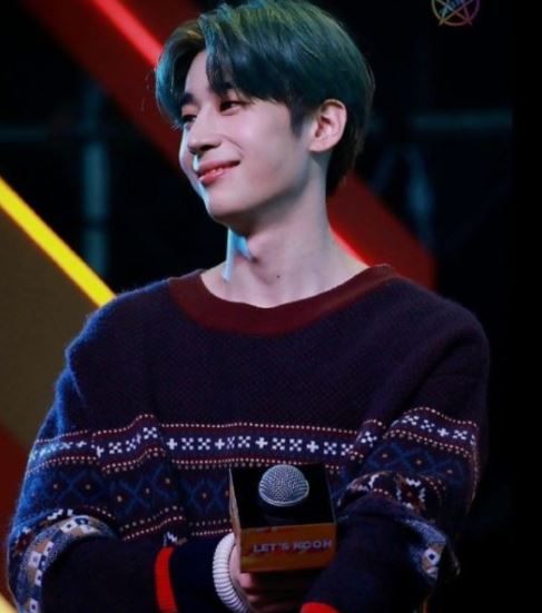 한승우 머리 색