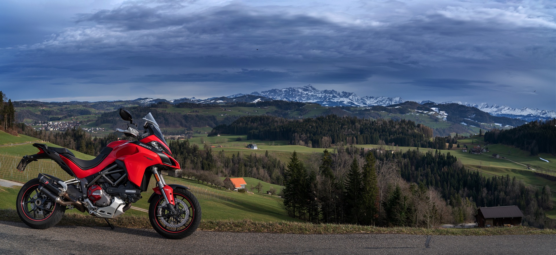 두카티 어드벤처 바이크