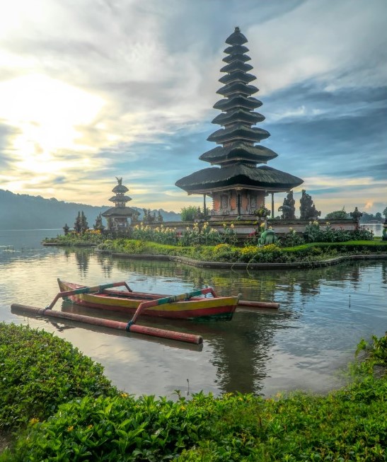 울룬 다누 브란딴 사원