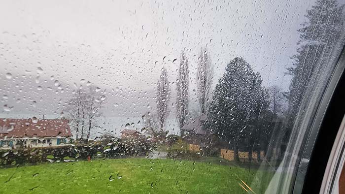 툰 호수(Thunersee)를 지나는 기차 안에서 - 인터라켄에서 베른으로