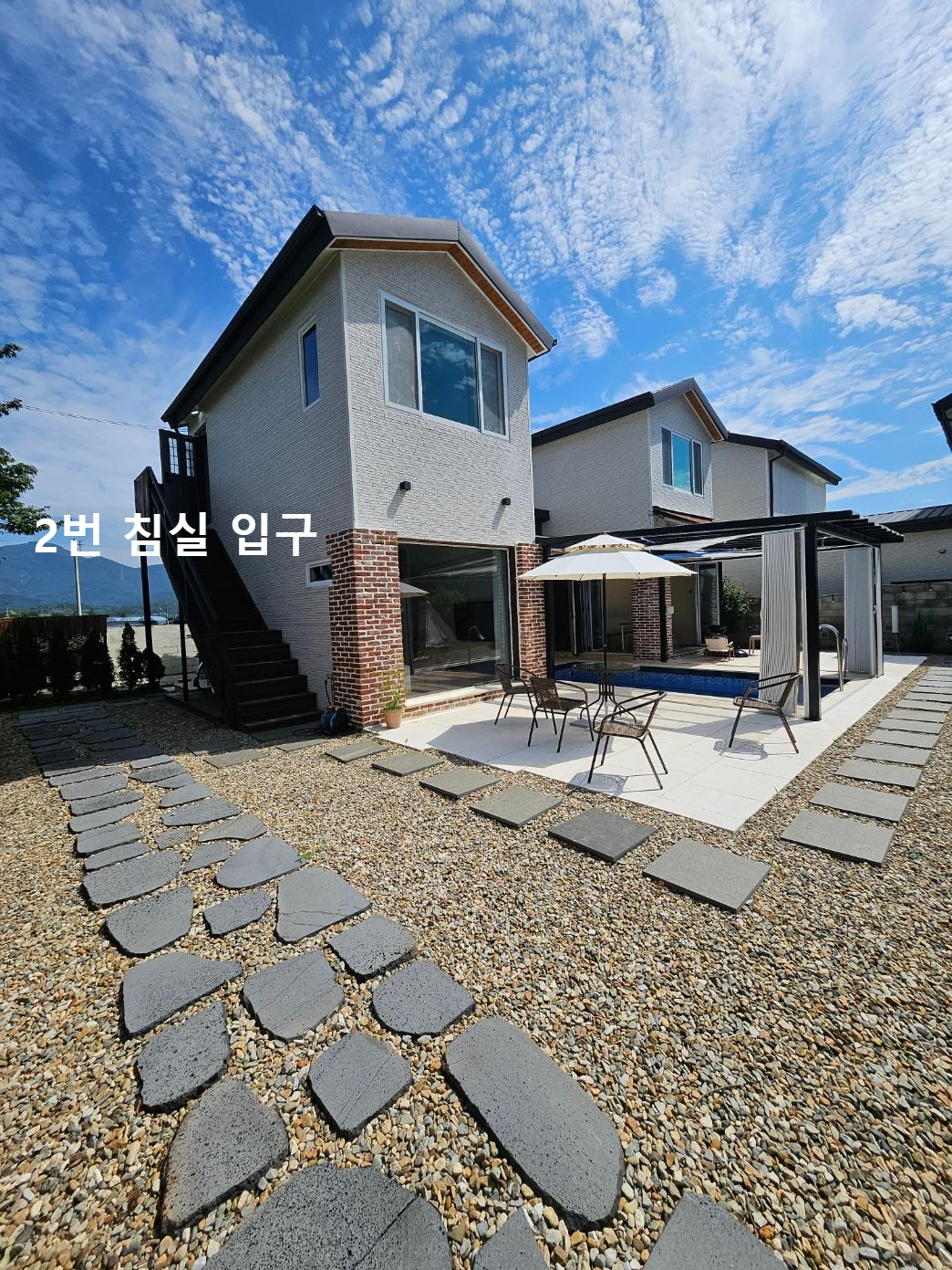 스테이꾸꾸 풀빌라 전경