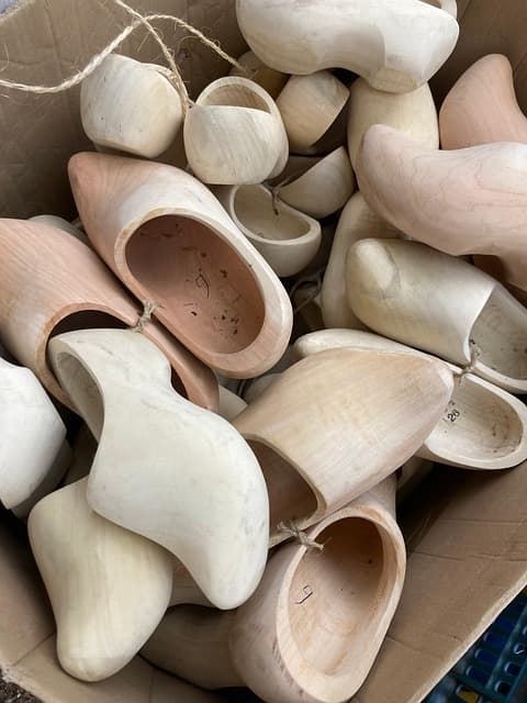 기계식 나무 신발 - 착용감이 불편하고, 잘못된 시대적 요구에 의해 실패한 아이디어