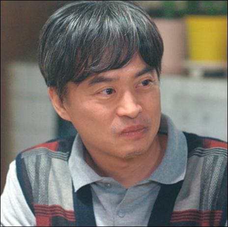 영웅아빠 역의 손상규(출처 tvN)