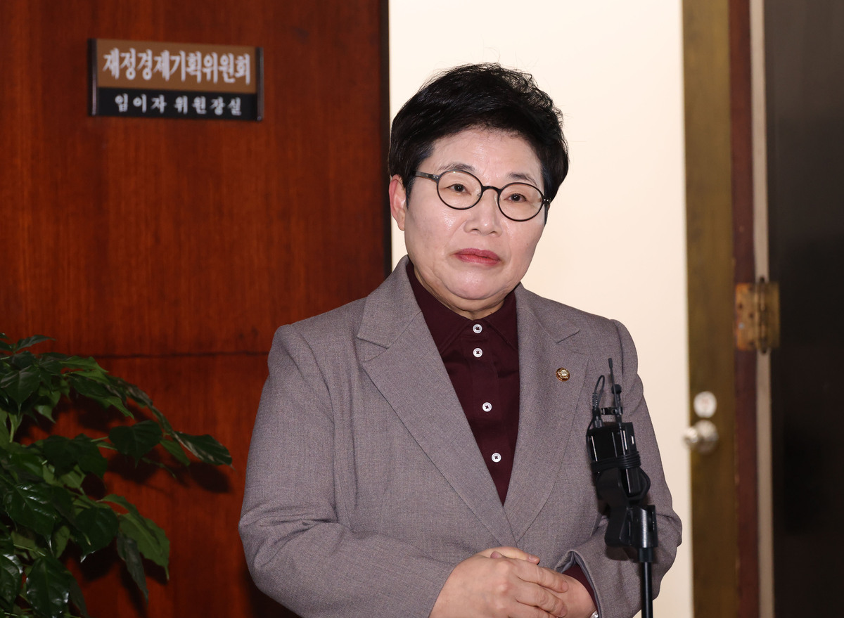 국민의힘 정책위의장에 임이자 의원 추인&hellip;노동운동가 출신 3선 의원의 역할과 향후 정책 방향 참고 이미지 2