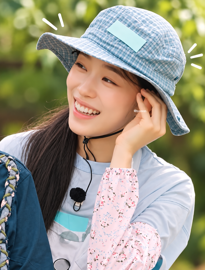 노윤서 버킷햇 착용