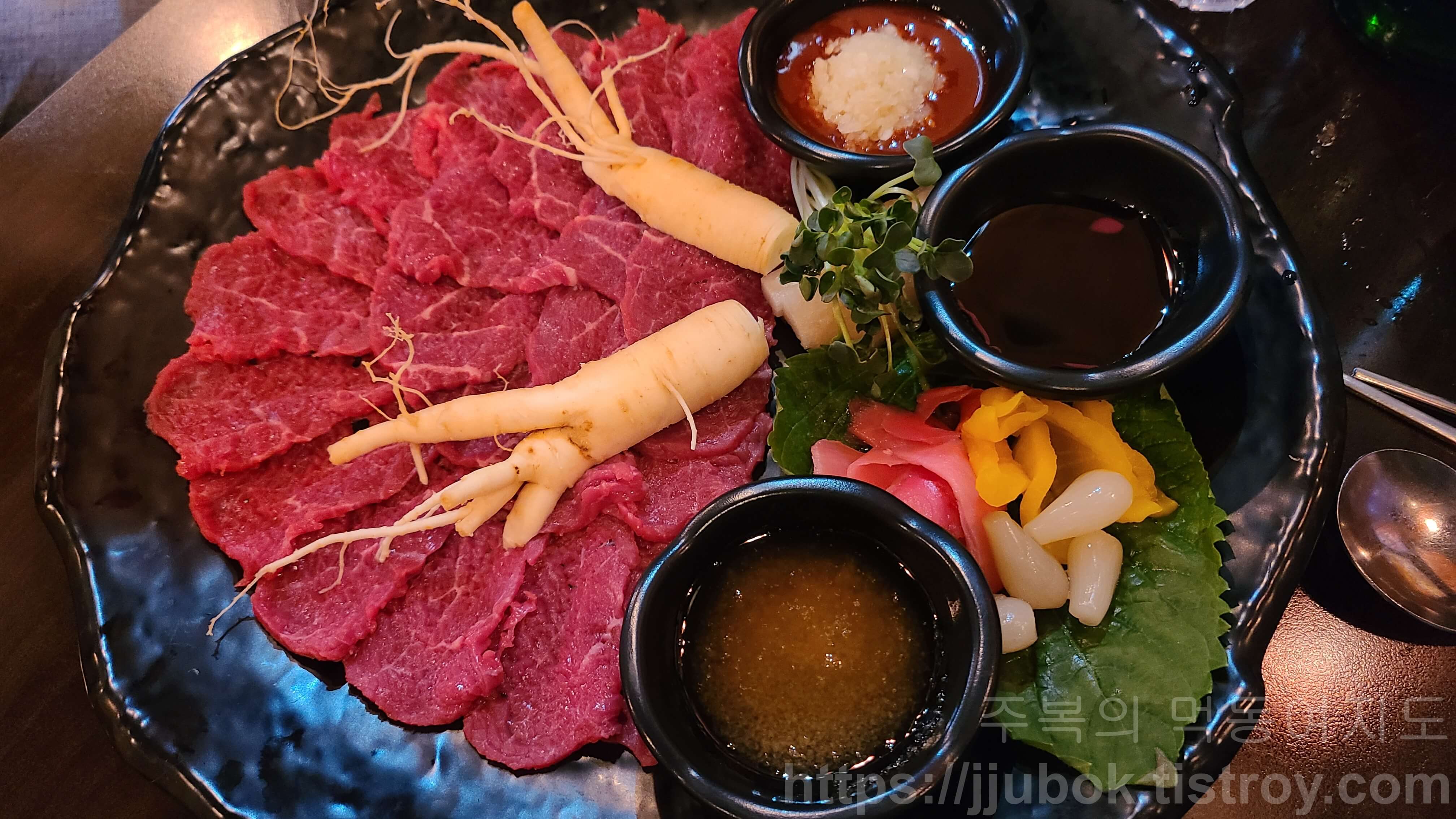 육회독존-부평점-육사시미