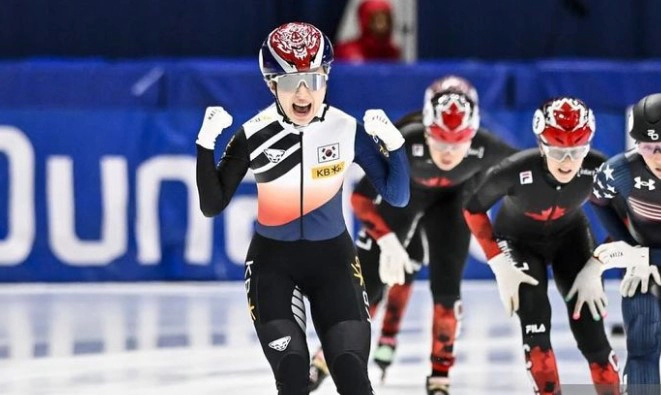 김길리 선수 쇼트트랙 월드컵 1500m 우승 영상