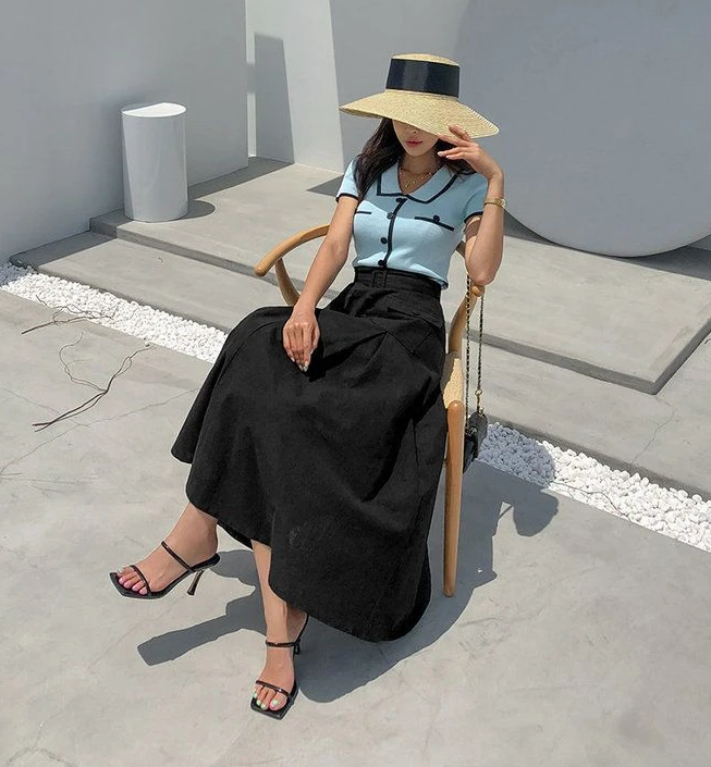 솔로지옥 신슬기 옷 반팔니트 상의