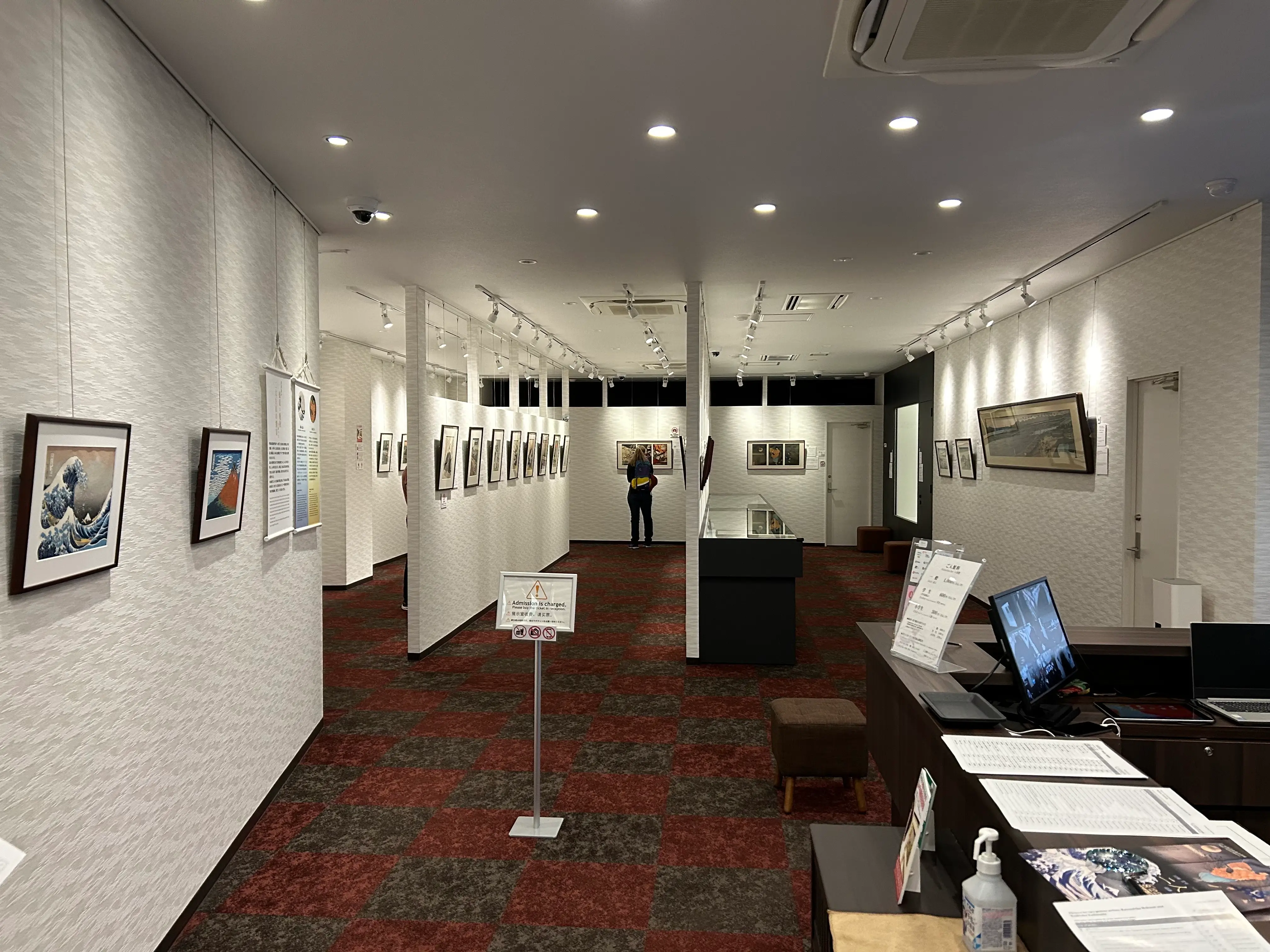 미술관 입장후 좌측 전시작품이 있습니다.