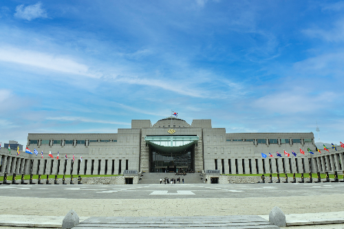 용산 전쟁기념관의 전경 사진