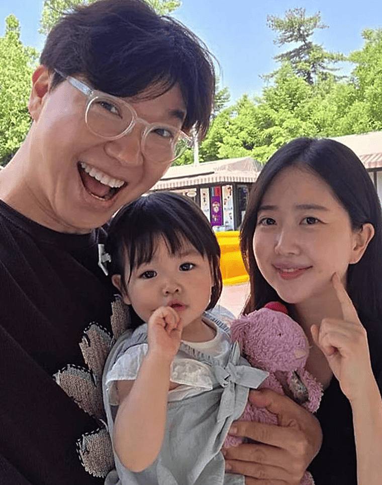 방송인-박수홍-아내-김다예-딸-재이