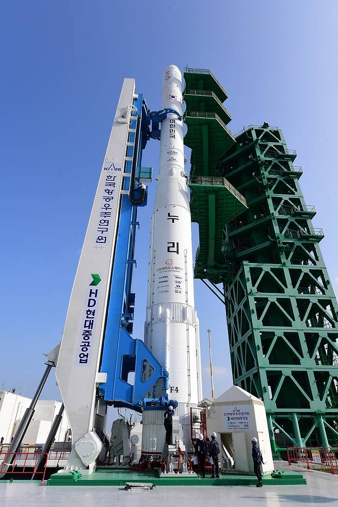 누리호 발사대 설치 현황 전남 고흥 나로우주센터 발사 일정과 의미