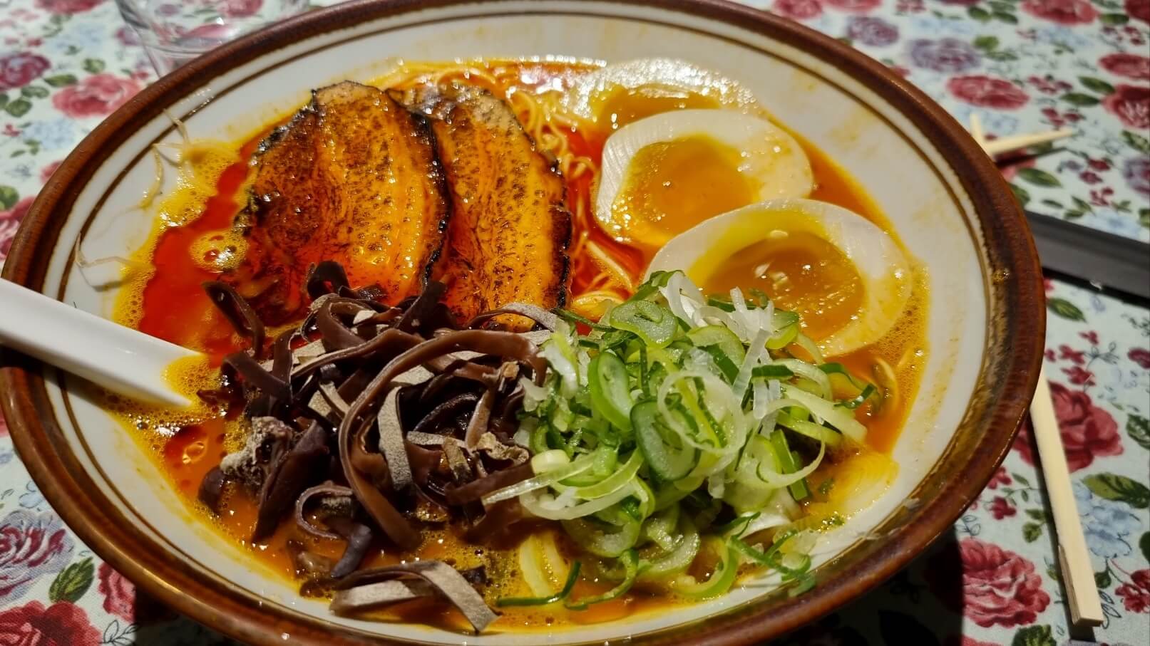 오카구라-우마카라-돈코츠-라멘