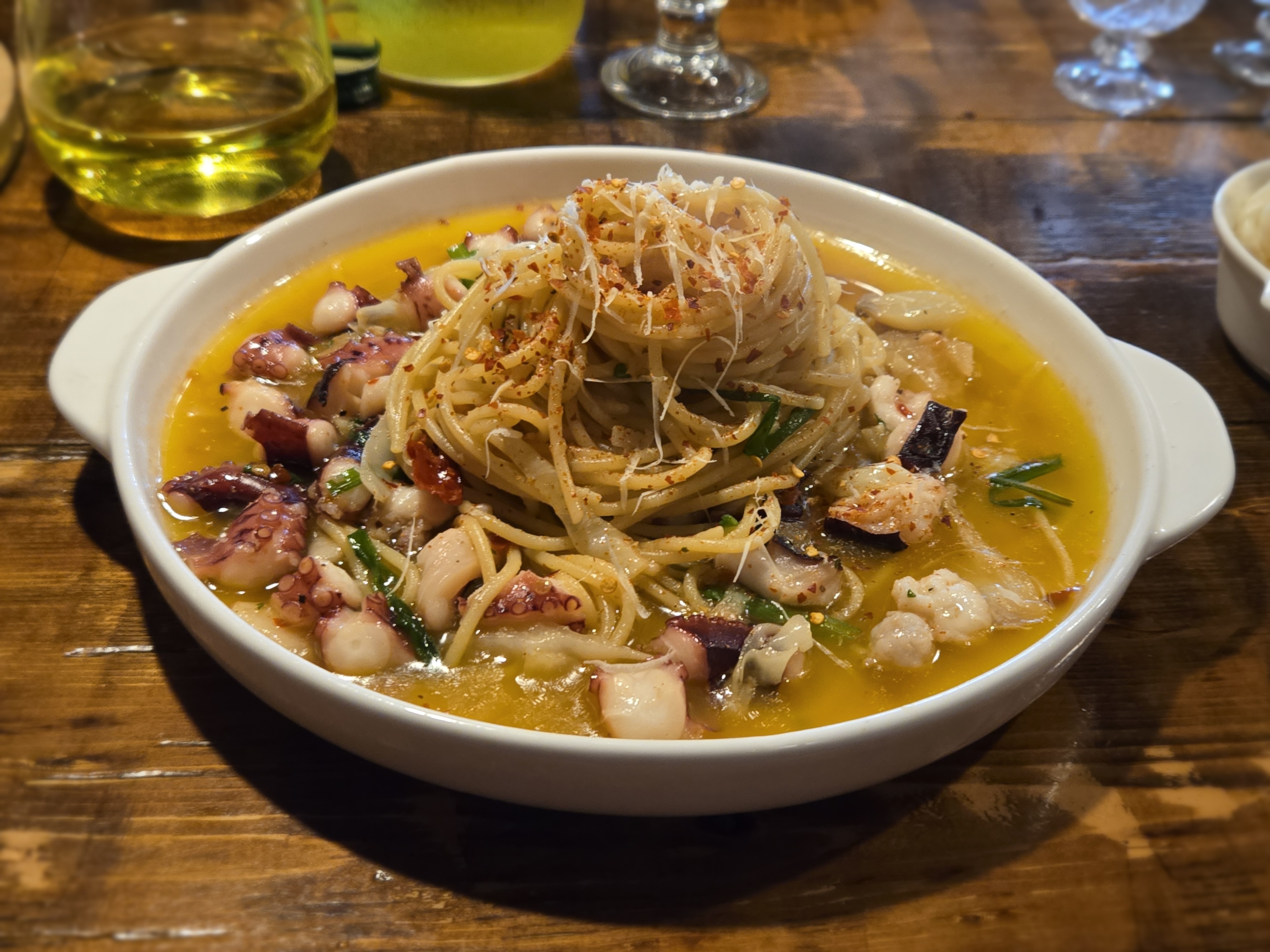 지산동맛집 데미도르11 통문어 뽈뽀