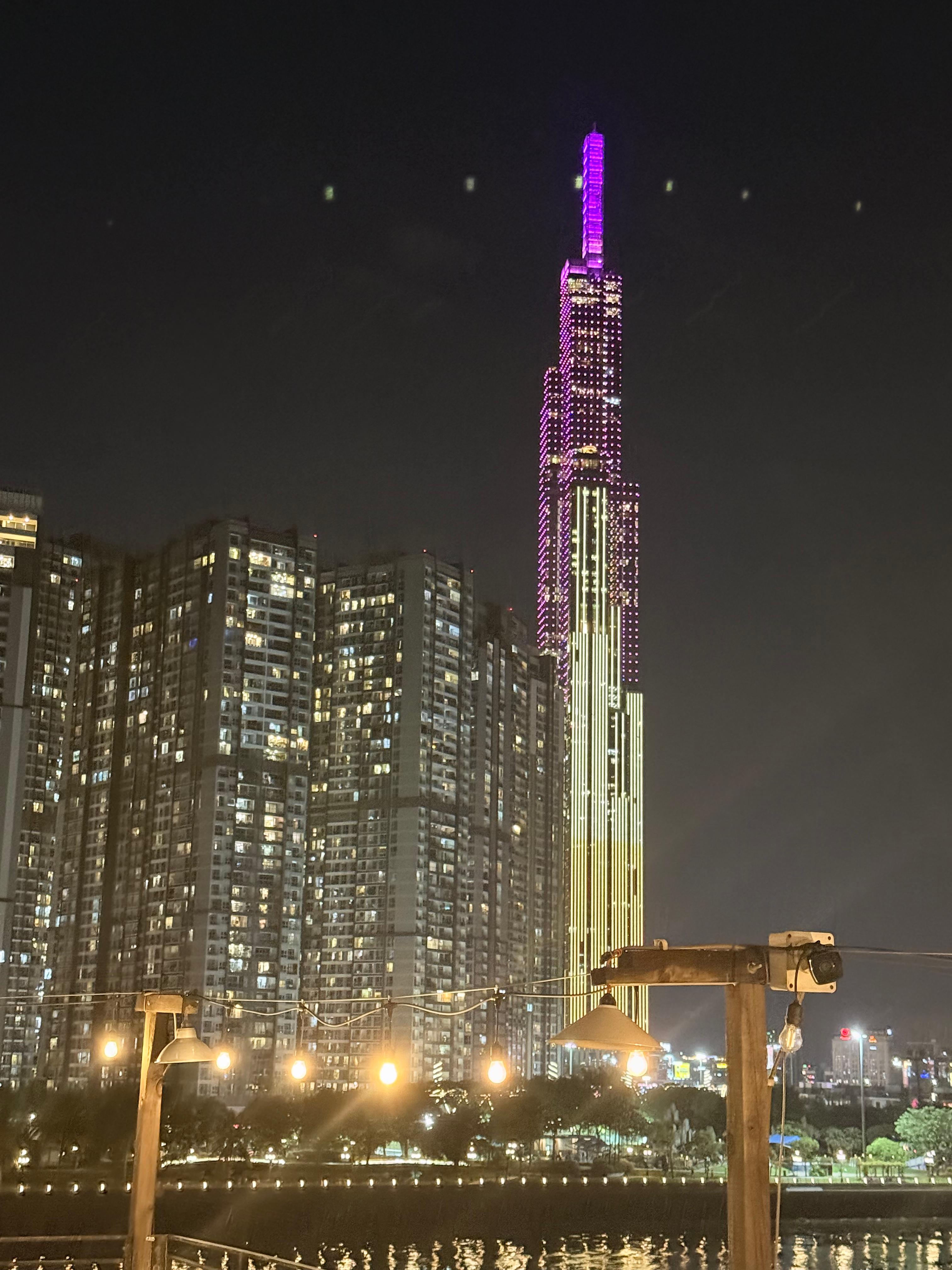 랜드마크81(Landmark 81)과 빈홈센트럴파크(Vinhomes Central Park) 아파트