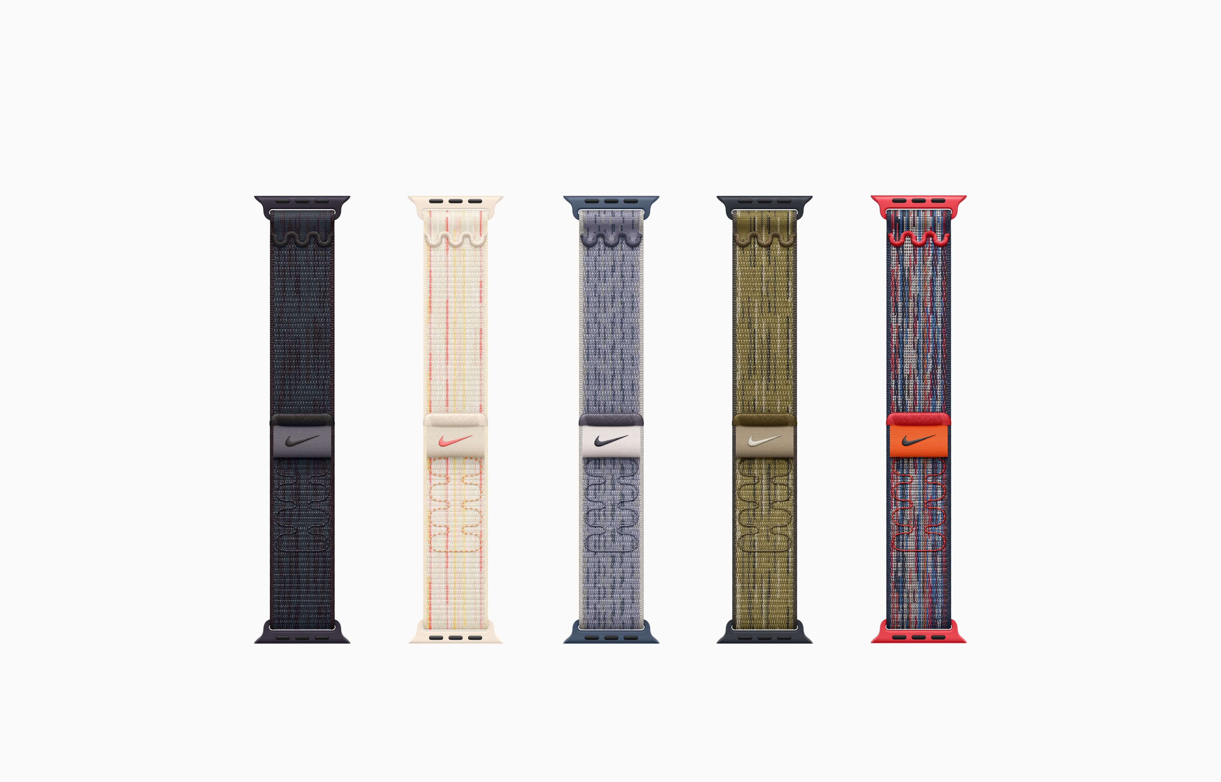 Nike 스포츠 루프 밴드의 5가지 컬러 옵션. 직물 소재로 제작되어 통기성이 뛰어나며, 운동과 일상적인 착용에 모두 적합한 디자인입니다