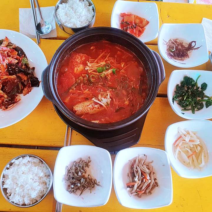 남해 식당 멸치쌈밥 멍게비빔밥 갈치조림 멸치회무침 고등어구이 해물부추전 수완 좋은 여행 맛집 추천