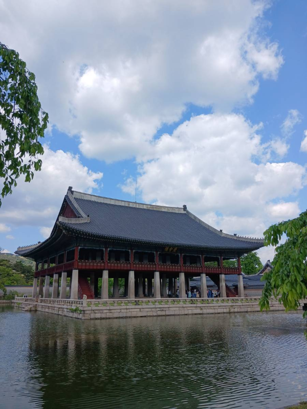 경회루 가까이서 담다