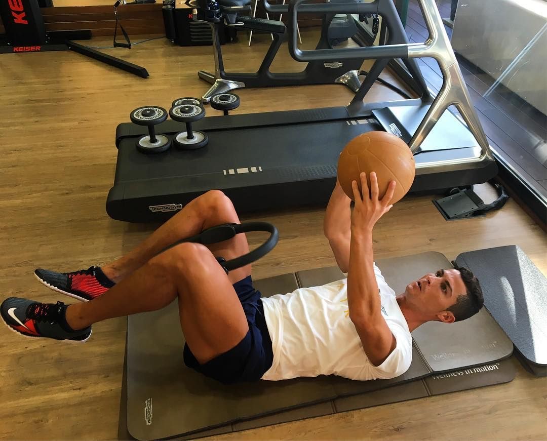 축구선수 전용 필라테스 루틴(코어,회복,근력) 사진 첨부