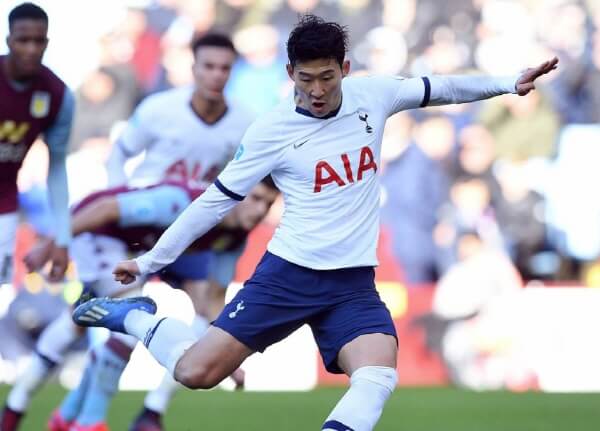 손흥민-골차는모습