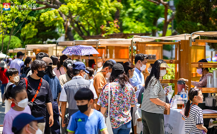 12월 말까지 서울 대표 골목상권 14곳에서 최대 50% 할인·증정 행사가 진행된다.