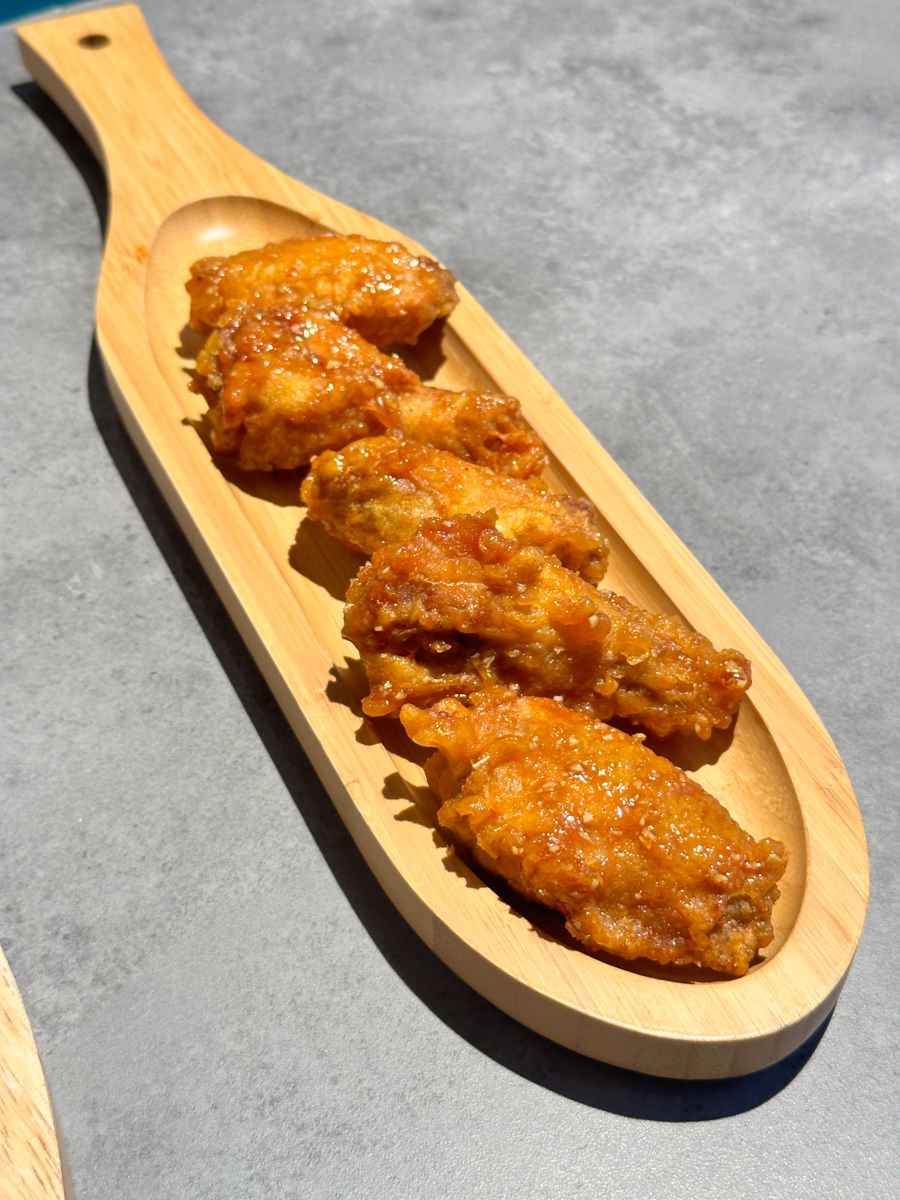 푸꾸옥 남부 안토이 BBQ 비비큐 치킨 메뉴 중 허니갈릭윙