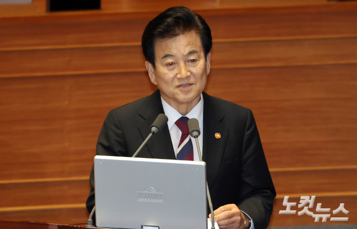 박충권 정동영 통일부장관 설전