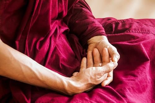 손등에 힘줄이 튀어나오는 이유