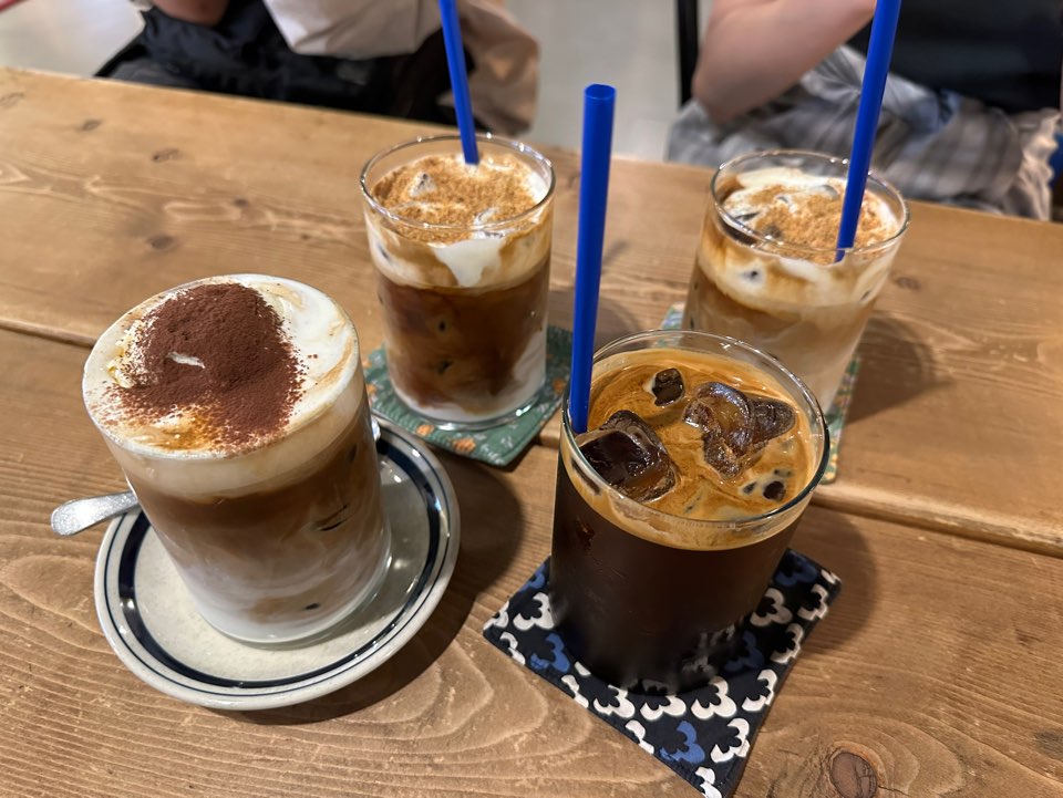 필자가 주문한 음료들