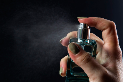 요즘 뷰티 브랜드, 왜 향에 집중할까? – 립밤부터 클렌저까지, 향 트렌드 분석