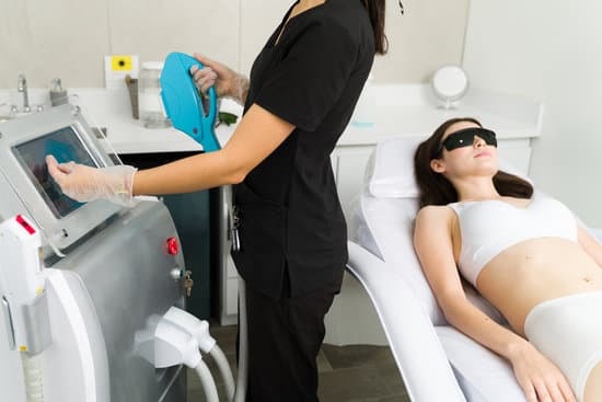 PDL (Pulsed Dye Laser): 모세혈관 확장증 및 홍조 치료