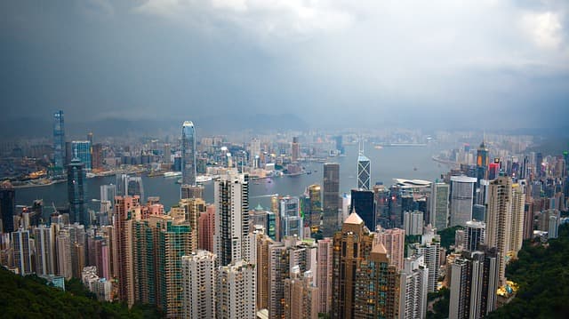 [도시설계] 🏙️ 저층 건물 중심 도시 vs. 고층 빌딩 중심 도시 설계의 차이점