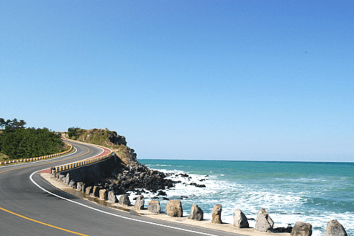 제주도의-해안도로-사진