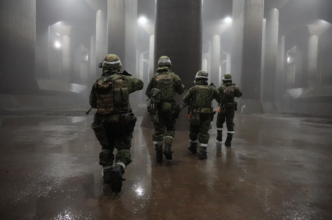 일본, 도쿄 지하사원에서 군사훈련 실시