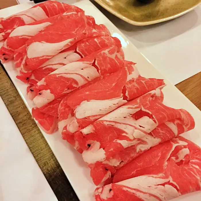 생방송 투데이 인천 연수구 옥련동 막 퍼주는 주인장 5&#44;900원 대패삼겹살 맛집