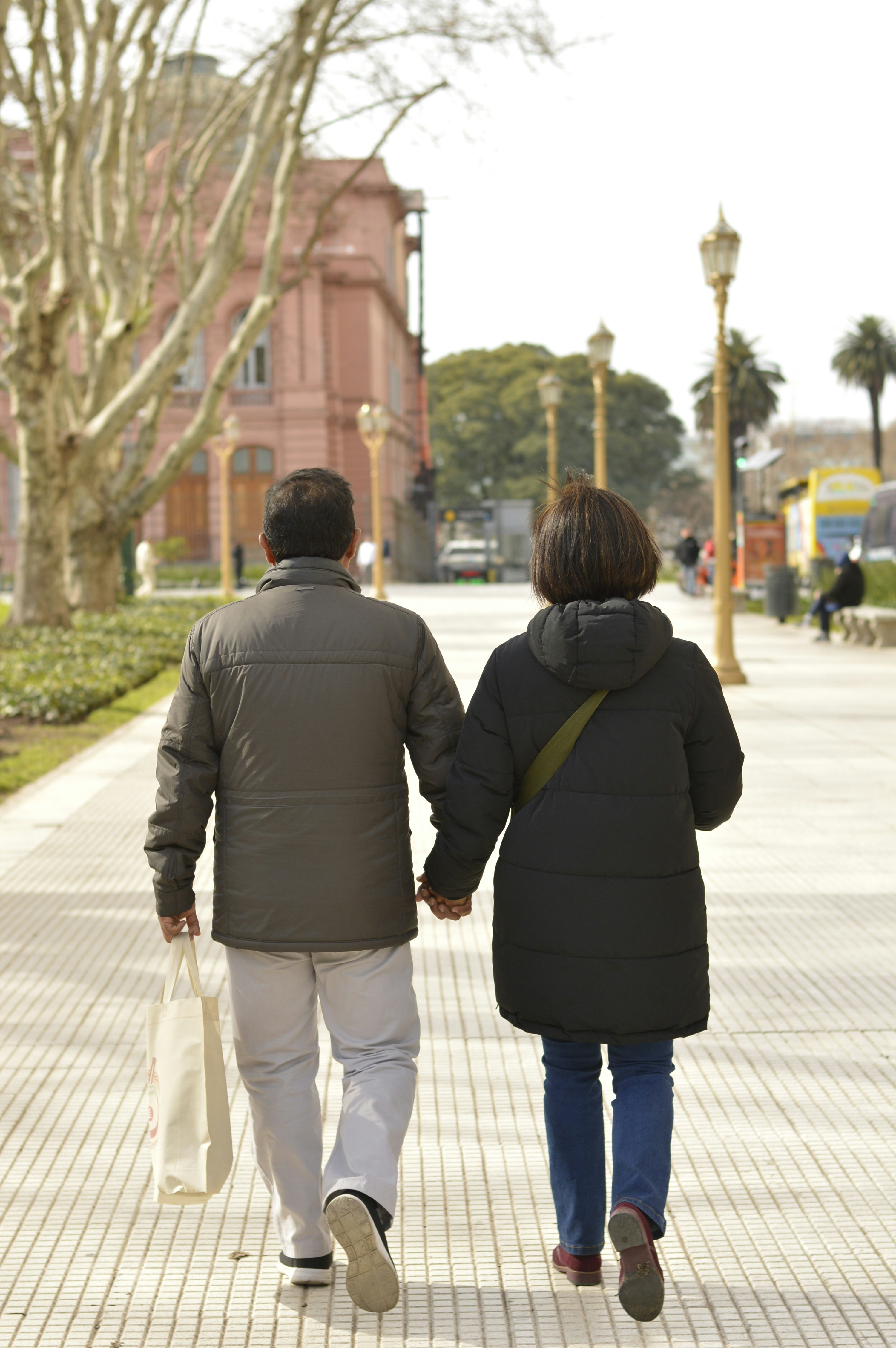 중년 부부 뒷모습 사진