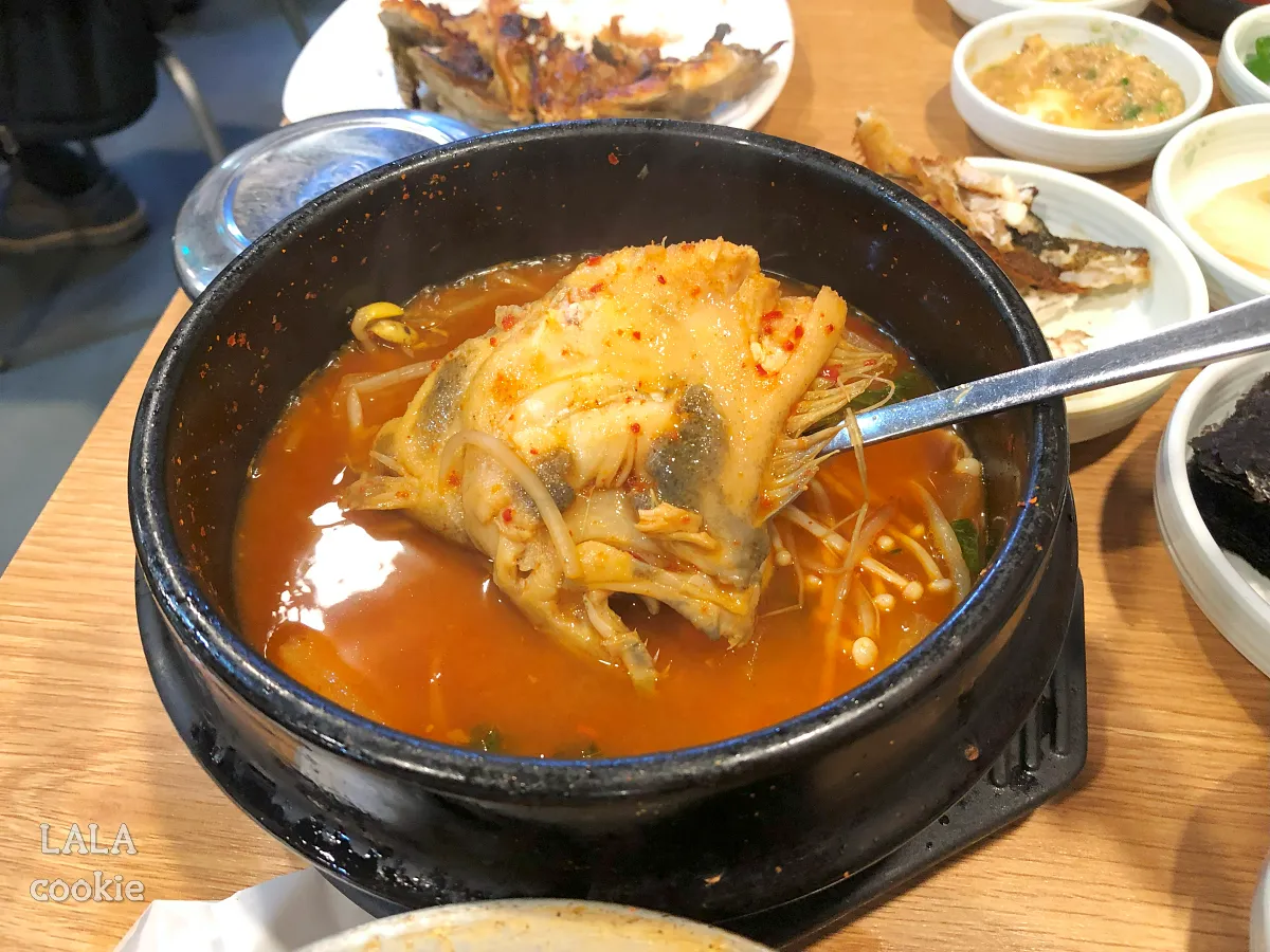 대구-달서구-횟집-9회말회-매운탕에-생선머리