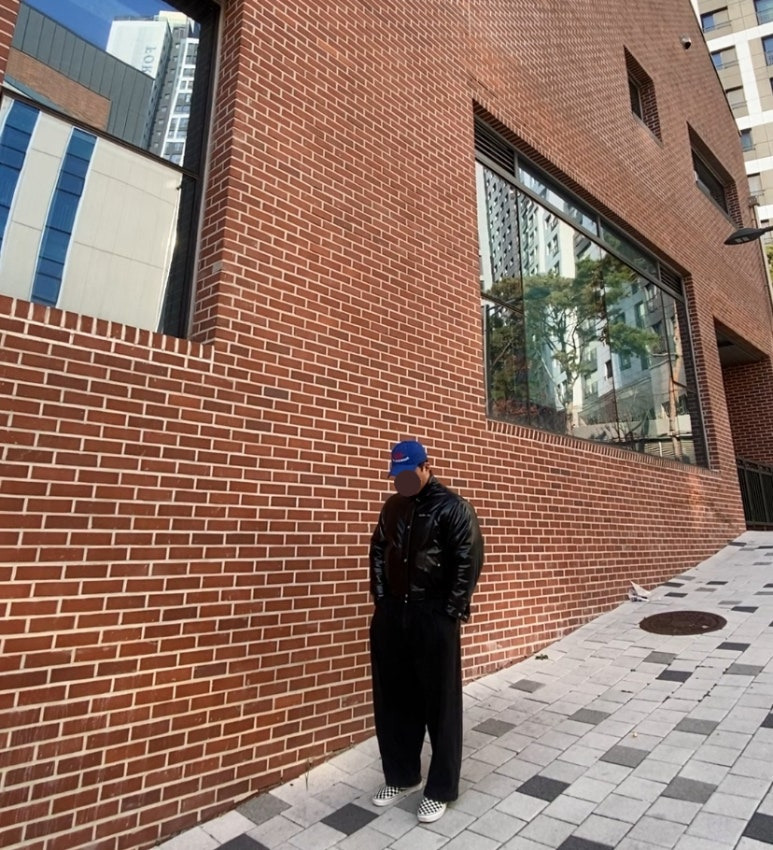 데일리룩(2024. 11. 24.)오픈에티튜드 빈티지 모자 볼캡, 마뗑킴 matin kim 남자패딩 숏패딩 유광패딩 남자점퍼, 무신사스탠다드 데님 와이드 벌룬 팬츠, 반스 체커보드