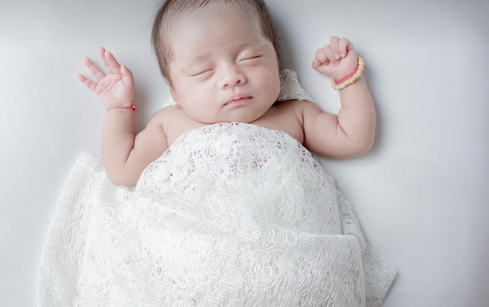 신생아 피부 땀띠 관련 사진