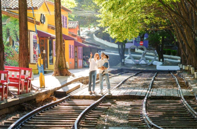 청도 프로방스 산타마을 빛축제 가족 여행지 추천