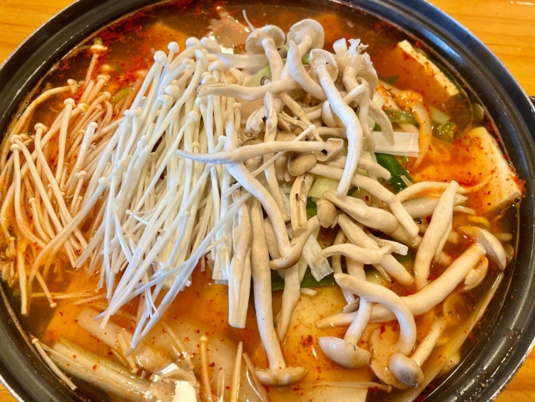 오늘N 12000원 두부전골 포천 맛집 임영웅 추천(한끼에 얼마에요)