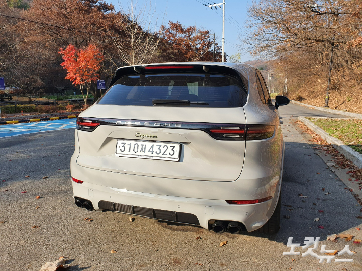 포르쉐 카이엔 플레티넘 에디션