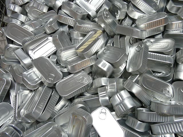 나폴레옹의 군수 보급과 연관된 통조림 깡통들